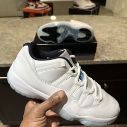 Jordan 11 Low (Legend Blue) Size 9.5