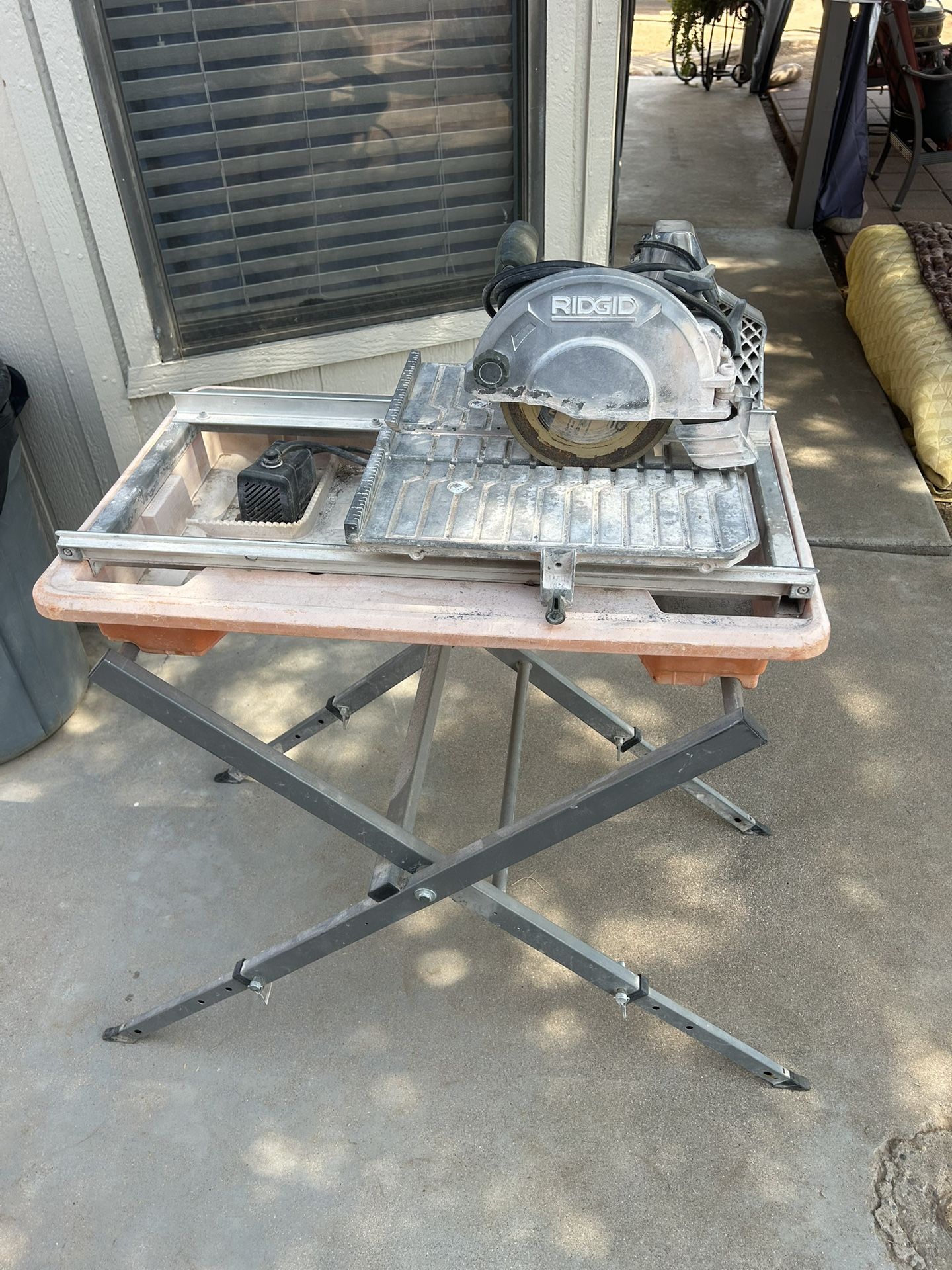 Rigid 7” Tile Wet Saw