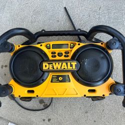 Dewalt Worksite Radio Charger With Battery And CD Case