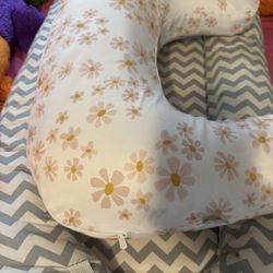 Bobby Pillow And Lounger