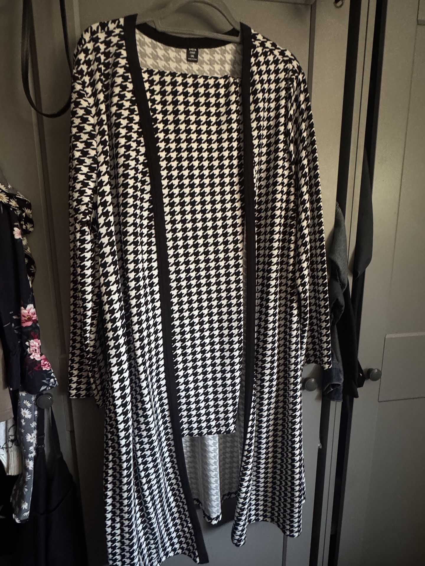 SHEIN Set 1X Pants And Cardigan