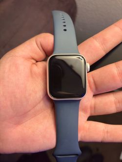 Apple Watch SE (2nd Gen) 100% 🔋40mm