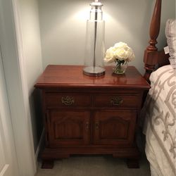 Side Tables /Night Stands Thomasville Solid Wood Fisher Park 