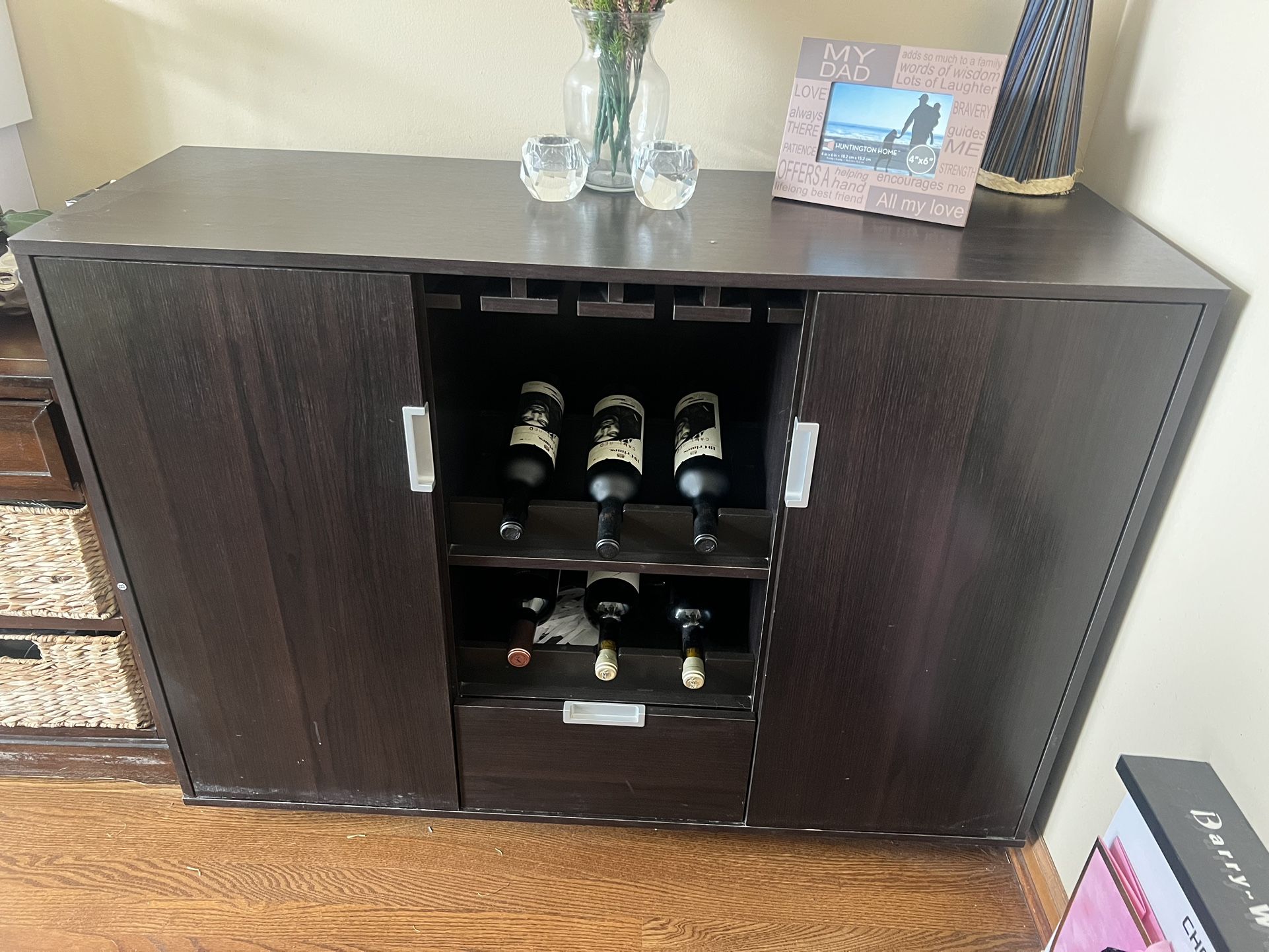 Dinning Sideboard/Buffet