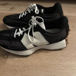 New Balance 327 Size 8.5 Women (Black And White)