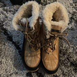 Women’s Snow Boots 7 