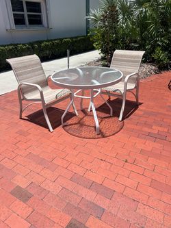 Outdoor Patio & 2 chairs