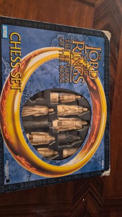 The Lord of the Rings Return of the King Chess Set