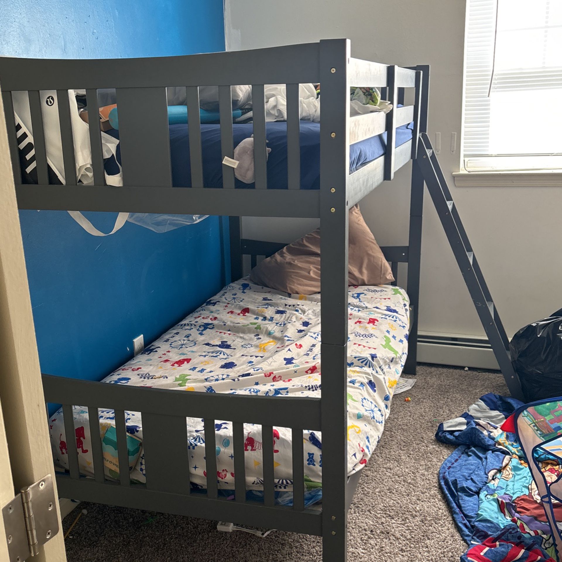 Twin Sized Bunk Bed + Free 32 Inch Tv