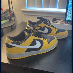 Varsity Maize Dunks