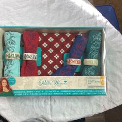 The pioneer woman, wishful winter table linen set