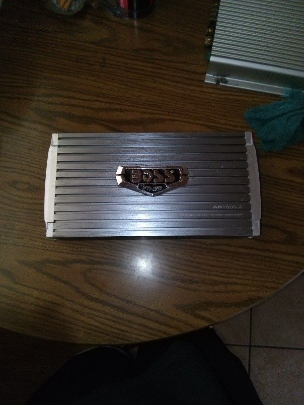 Boss 1600 Watt 2 Chanel Mosfet Amplifier And Boss 2.0 Capacitor 16 VDC/ 24v SU Audio Set For Car Bass Set Up