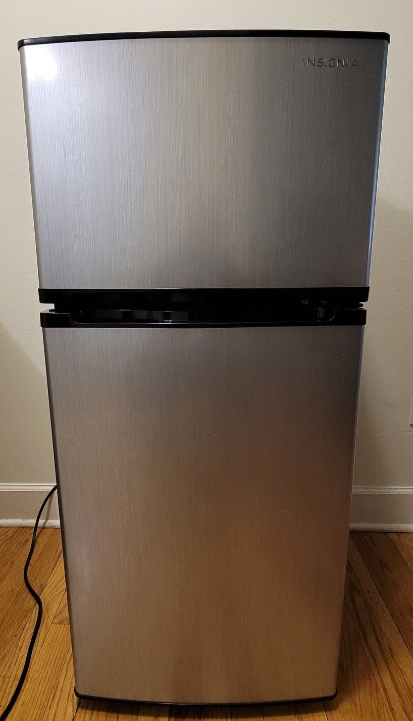 Mini Fridge with Top Freezer 4.3 Cu. Ft. INSIGNIA