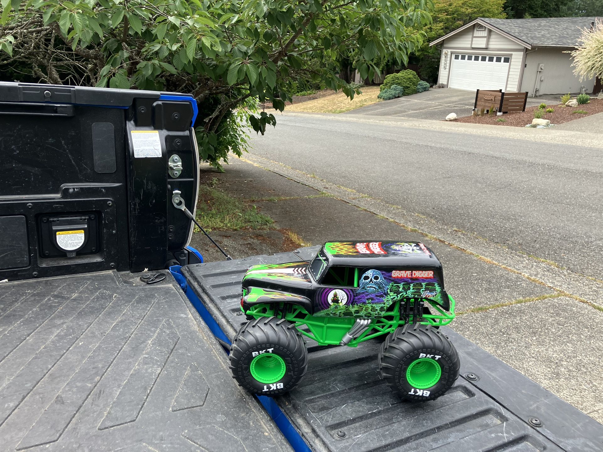 Child Kid Children Monster Truck Grave Digger Push Car Push Truck in Good Condition