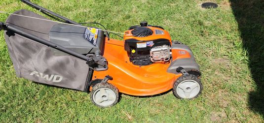 Huqsvarna lawn mower Runs Great!