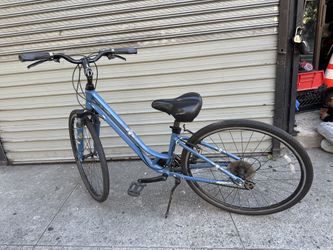 Women’s Hybrid Bicycle