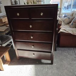 5 Drawer Dresser 