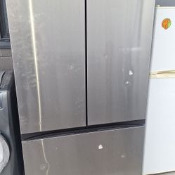 BIG APARTMENT REFRIGERATOR (SAMSUNG)