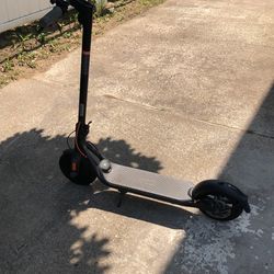 Segway Ninebot Kick Commuter Scooter F30 With Brand New Charger