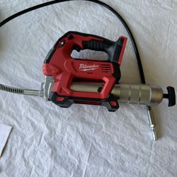 Milwaukee 18v Grease Gun 