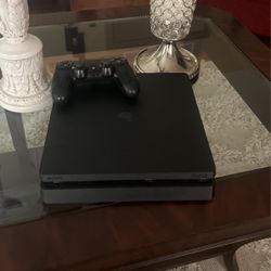 PS4  And PS4 Controller