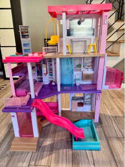 Barbie DreamHouse
