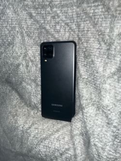 Samsung phone Like new, Screen Cracked on Front