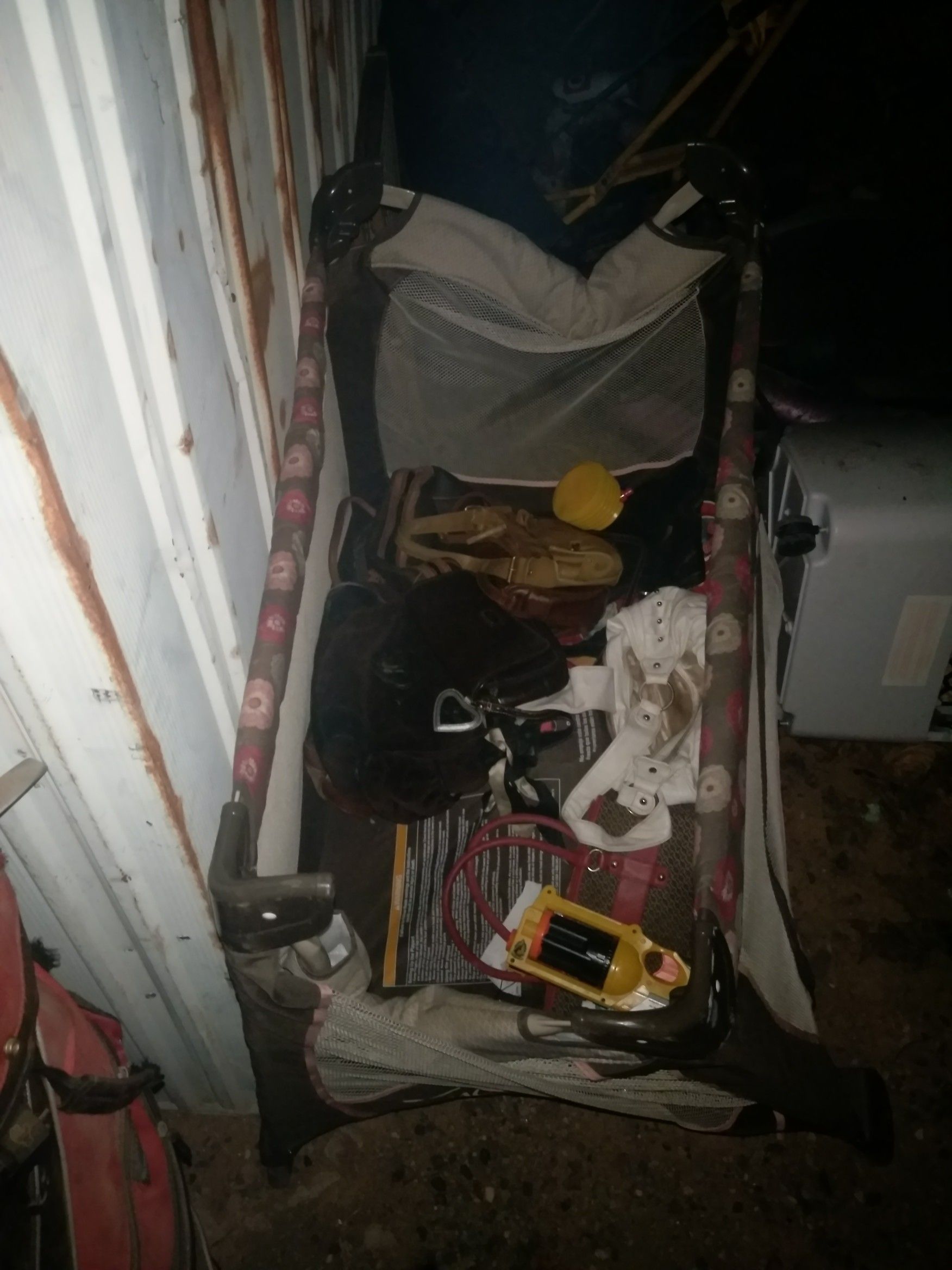 Carseat and playpin