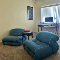 Pair of Soriana Style Lounge Chairs (Denim Blue)