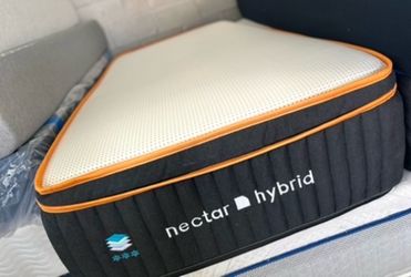 Nectar Twin XL -Hybrid  This mattress is a hybrid model combining foam and springs for support.  Only 1   📍Lehigh Acres
