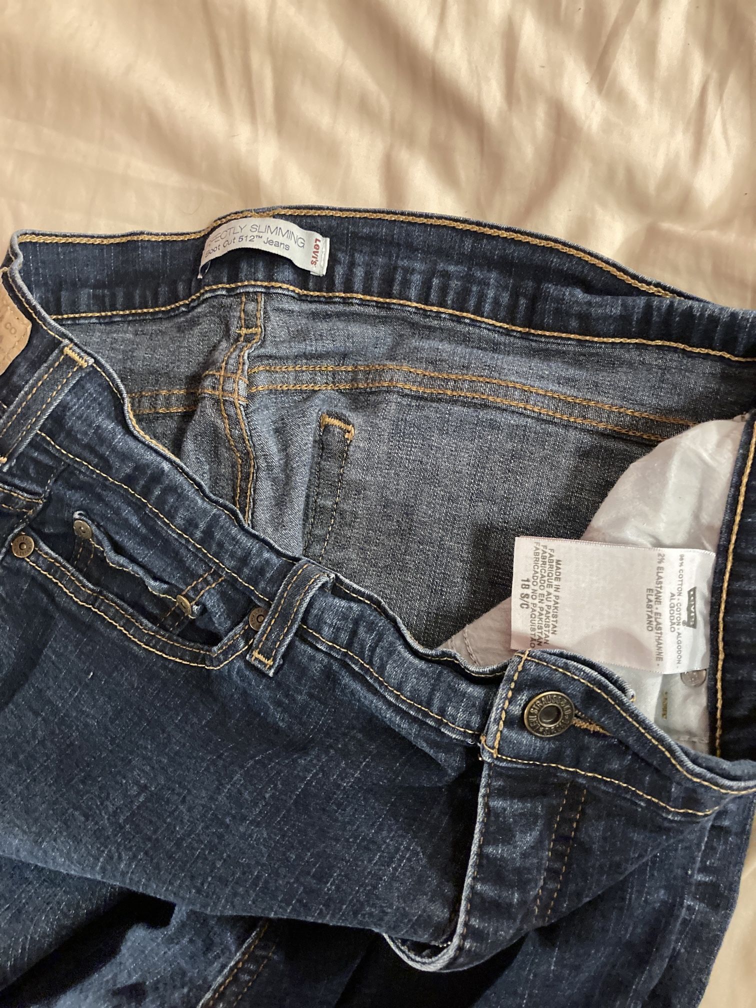 Levi's Jeans Womens 18 S/C Dark Wash Denim 512 Perfectly Slimming Bootcut  Flare for Sale in Nags Head, NC - OfferUp