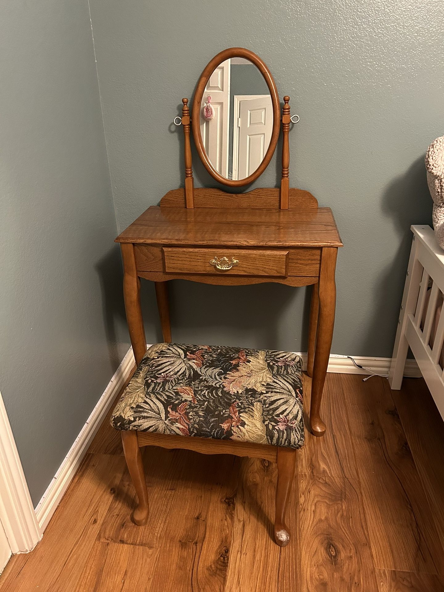 Vintage Powell Vanity, Mirror & Bench