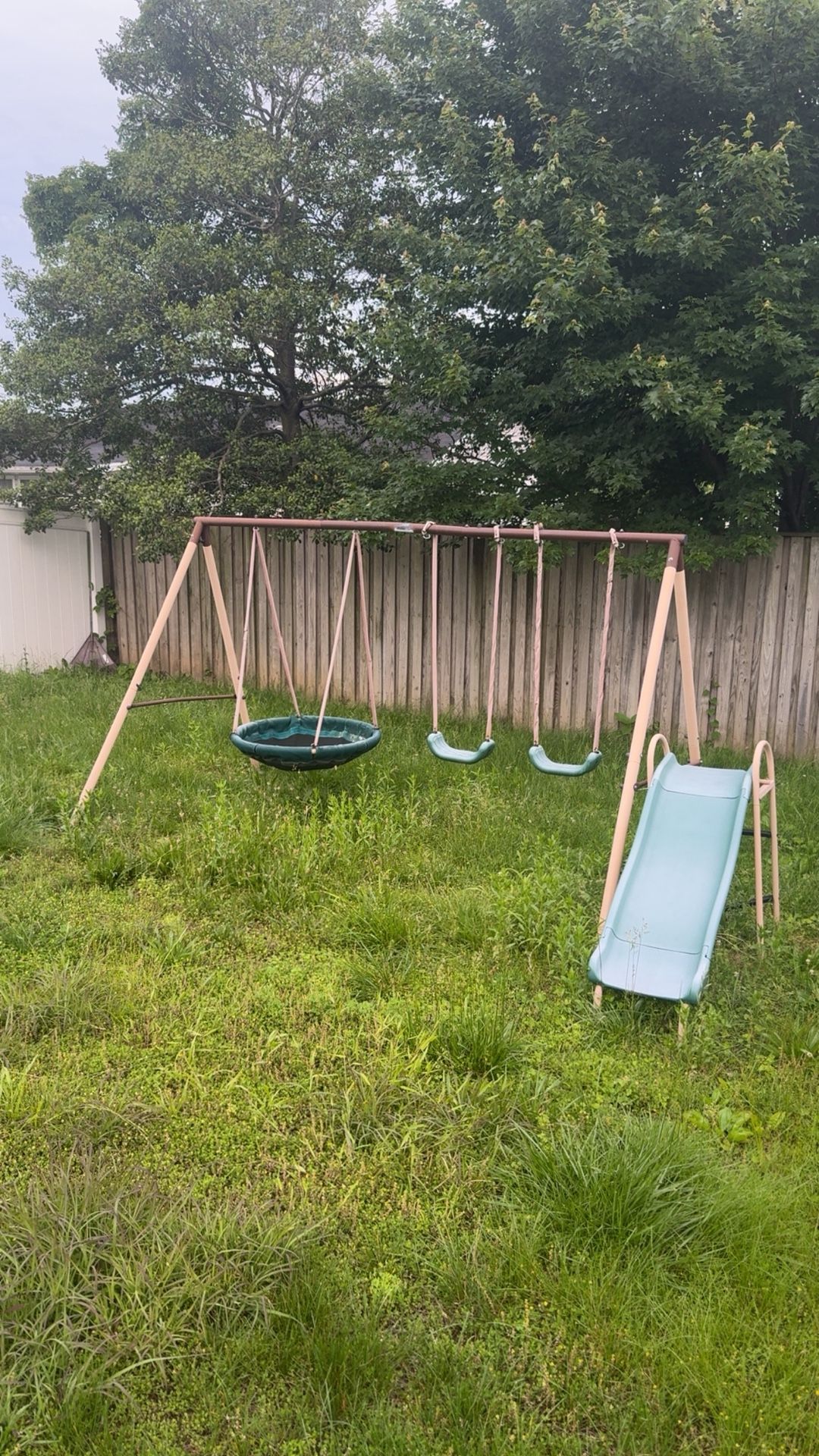 FREE!! Sportspower Super Fun Metal Swing Set