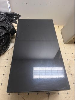 Coffee table black good condition
