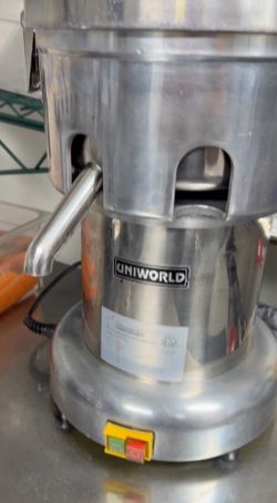 Uniworld Juicer 750 Commercial Juicer - Excellent Condition