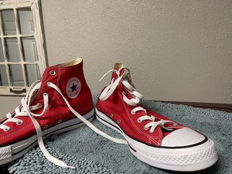 Converse Chuck Taylor , All Star High Top Almost New . 30$