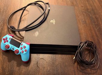 PS4 PRO Console 1 TB + New Controller