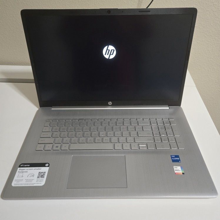 HP 17.3" Laptop - Intel i5-1135G7, 12GB RAM, Windows 11 – Great Condition!