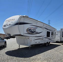 2011 Keystone Montana 5th Wheel Series M-3150 RL