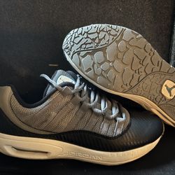 Jordan 11 “Carbon Fiber” Size 8