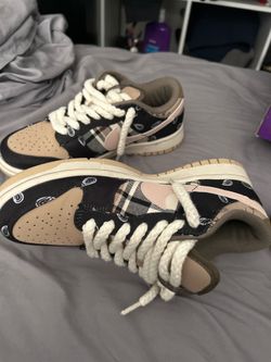 Travis Scott dunks size 7 men’s ( no box) ( only pickup)