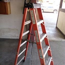 6 Feet Escalera