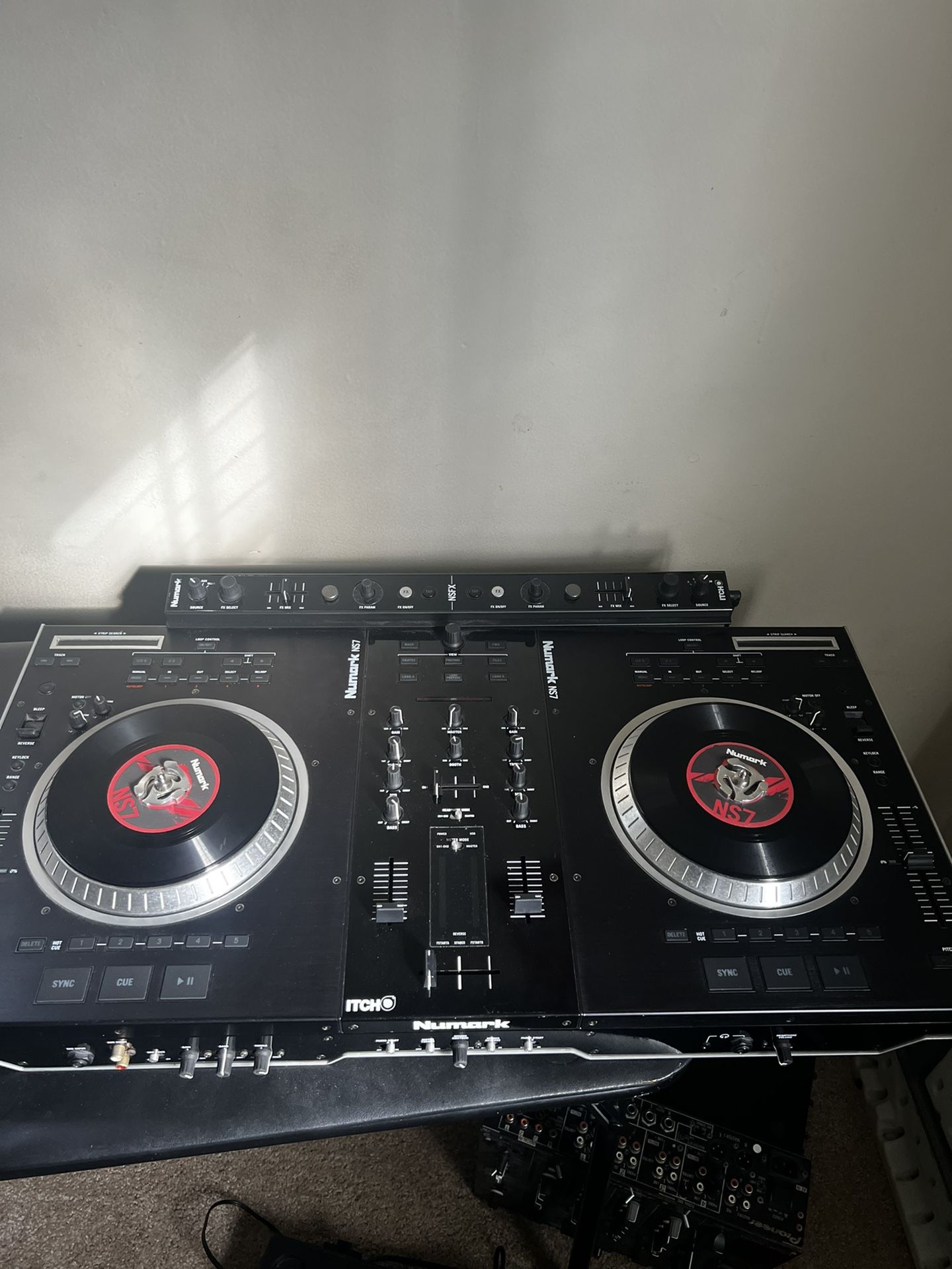 Numark NS7