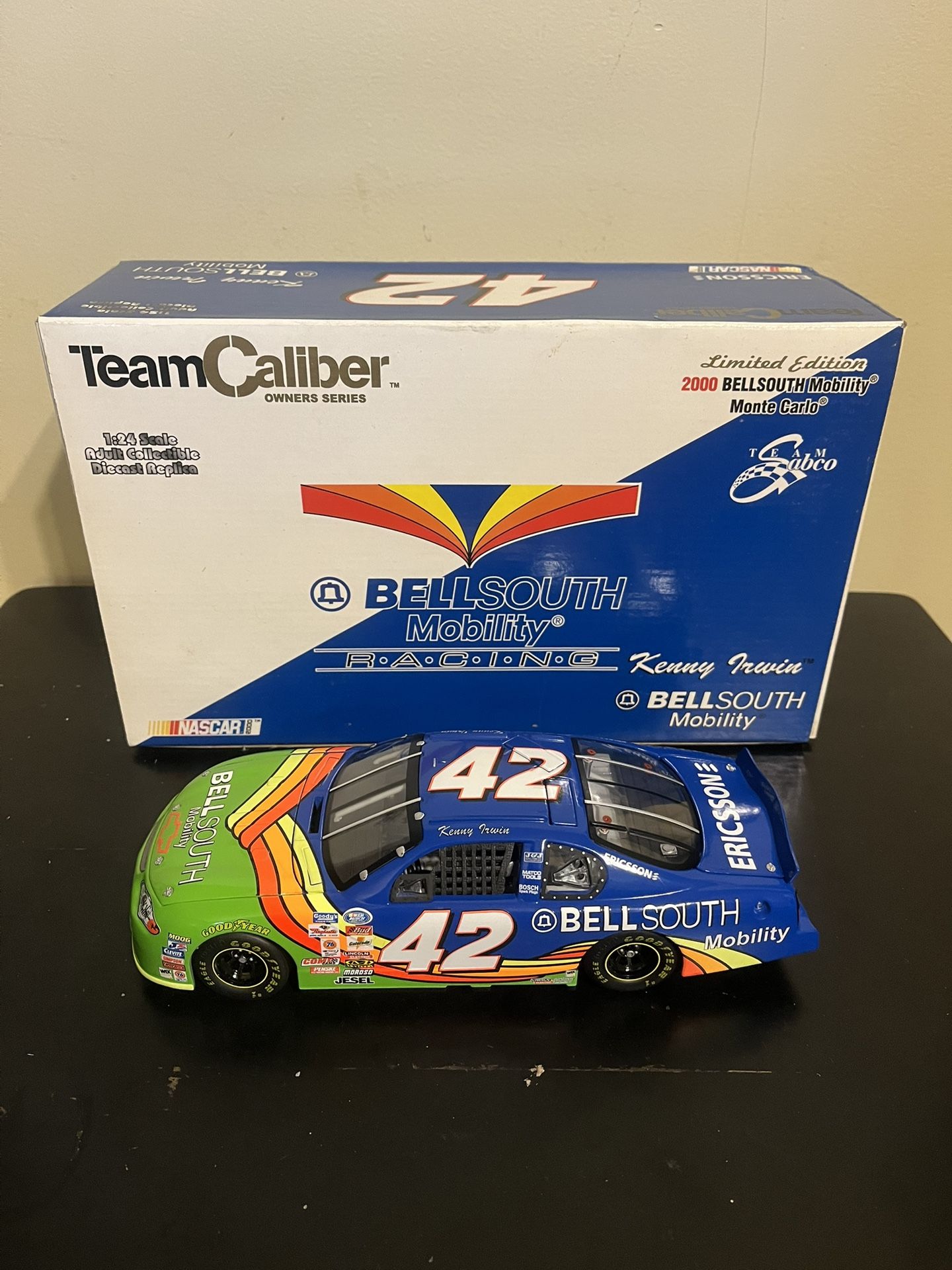 Team Caliber 2000 BELLSOUTH Mobility #42 Kenny Irwin NASCAR 1:24 Diecast Car