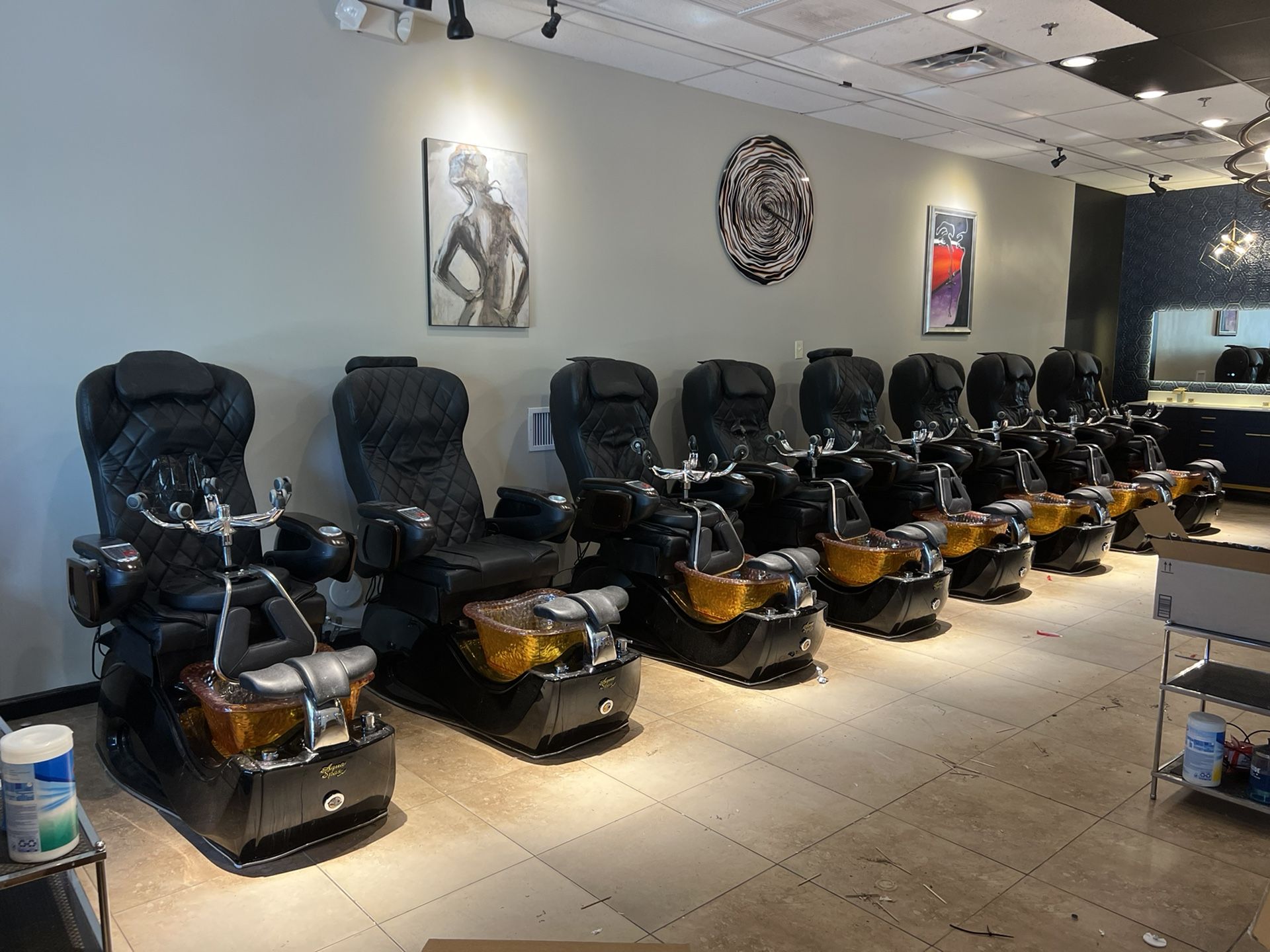Good Condition Pedicure Chairs