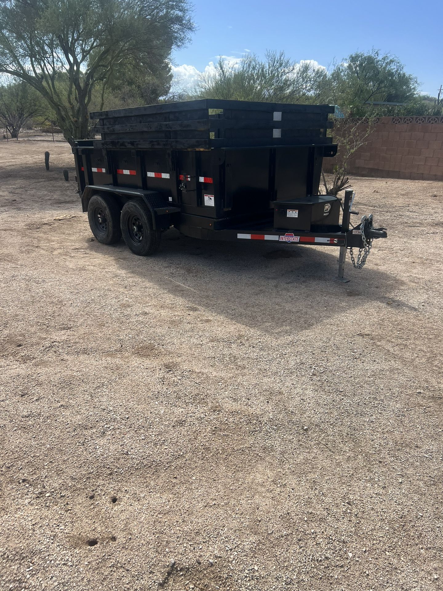 7x10 Hydraulic Dump Trailer W/ramps And Shaker