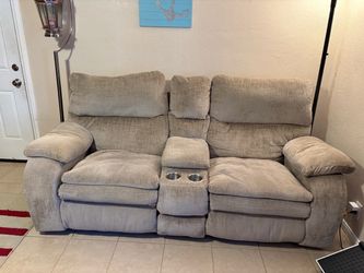 Powered 2 seat recliner NEED GONE BY 9/30