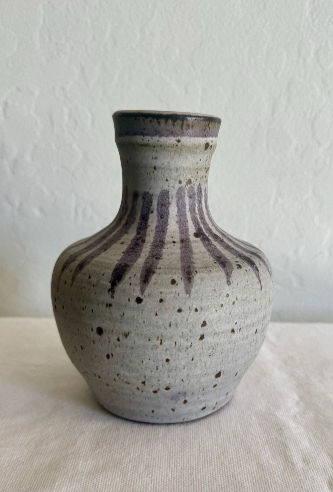 Beautiful studio pottery by h wells signed vintage