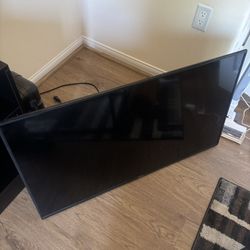 Vizio 40 Inch TV w/ Mount 
