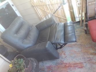 Leather Recliner Great Condition 